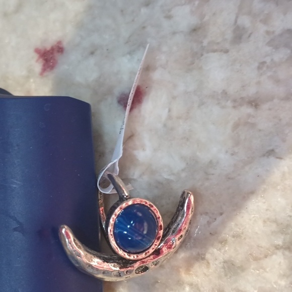 New with Tags Free People Crescent Moon Ring Turquoise Blue Size 8 SOLD OUT - Picture 3 of 3